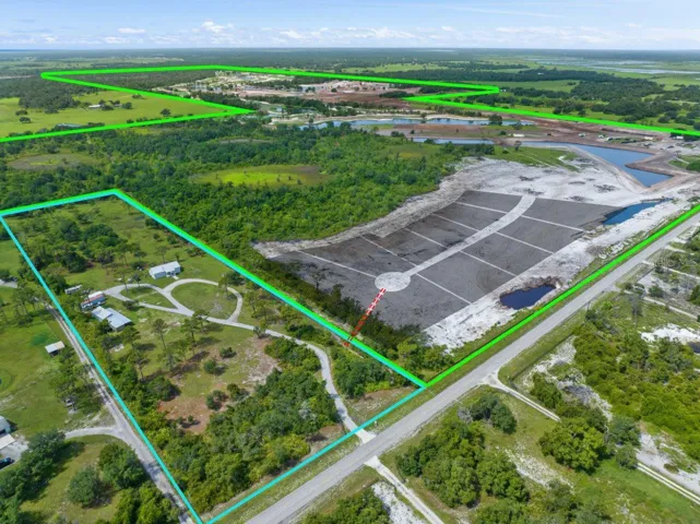 Overview of the property showing the listing highlighted in Bue while Soleta is highlighted in green. The Grey shadows show the estimated lots being constructed in Solete with the red line being the access point into the community from the listing.