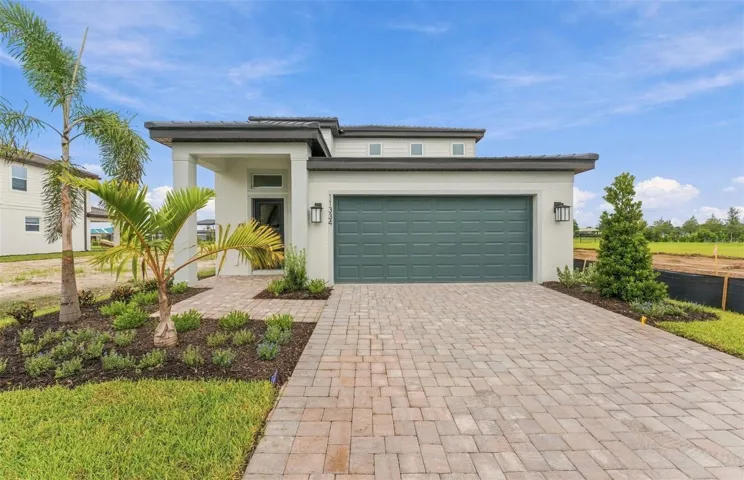 Pinecrest Exterior