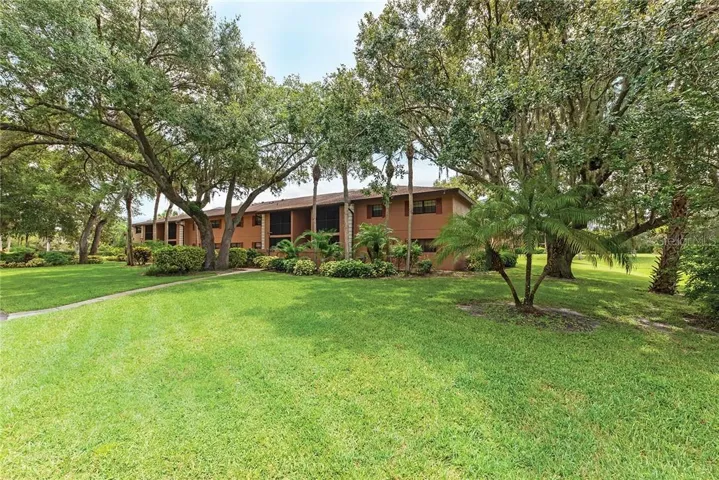A 23 acre oasis with a total of 17 buildings.