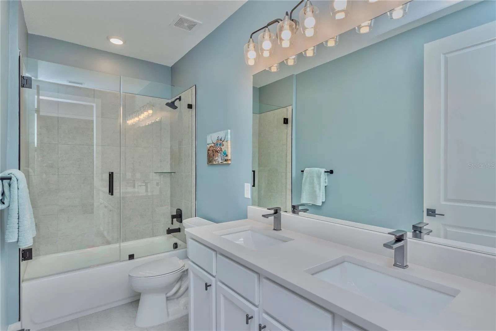 Upstairs bathroom 3.