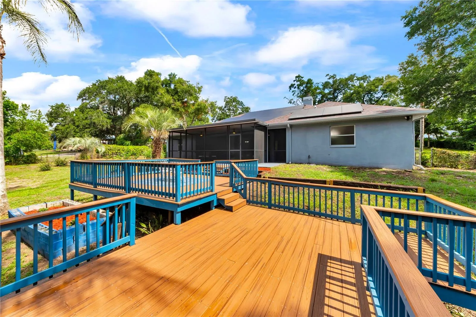 Huge bilayer Trex deck
