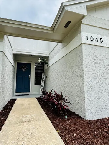 The Entrance Welcomes You Home!