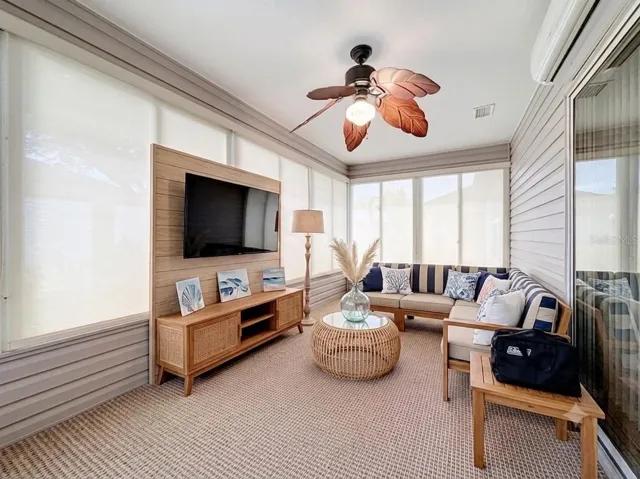 virtual staged enclosed lanai