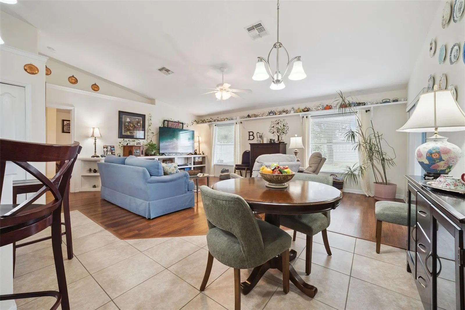 Breakfast Nook/Family Room