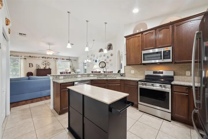 Kitchen toward Family Room