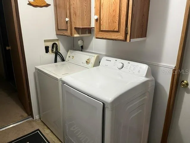Washer&Dryer in hallway