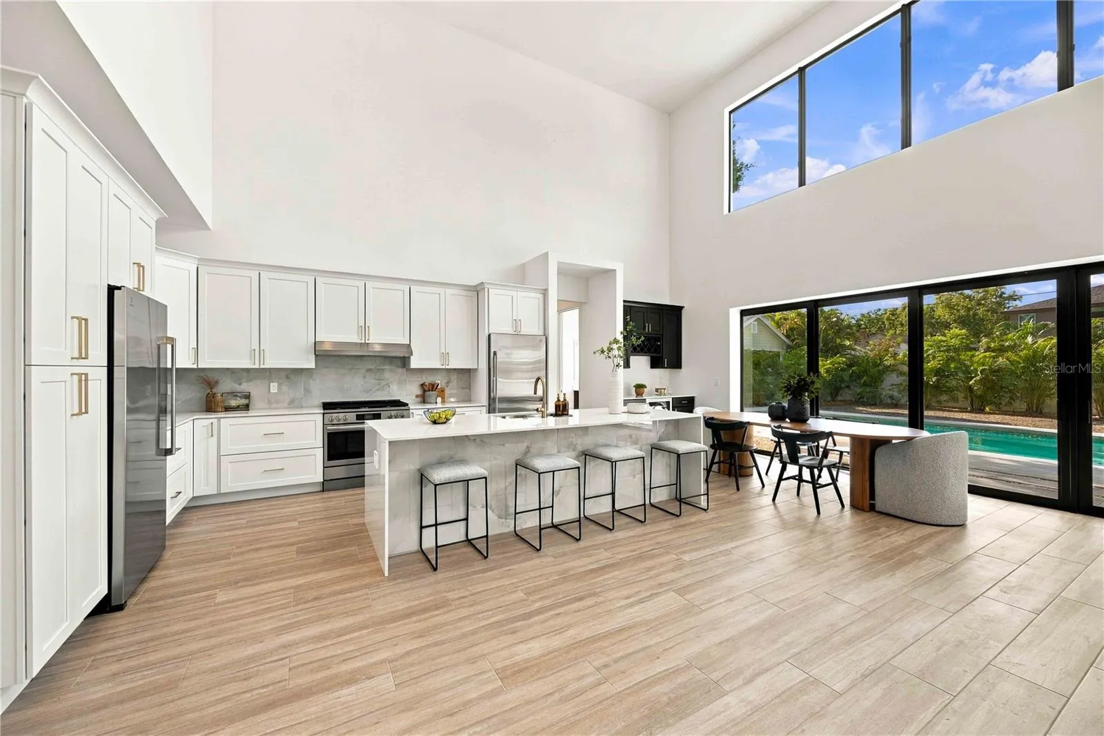 Expansive eat-in kitchen/ Dining area with separate fridge & freezers