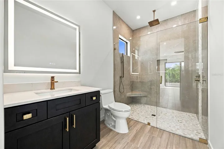 5th bedroom ensuite 5th bathroom