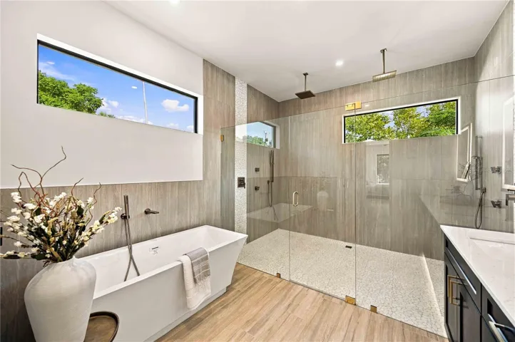 Primary ensuite Bathroom (#1)