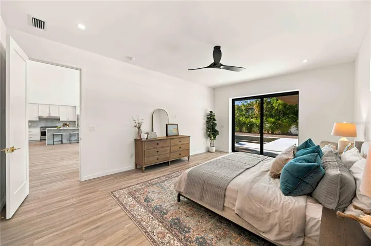 1st Flr Primary Bedroom w/ ensuite Bathroom