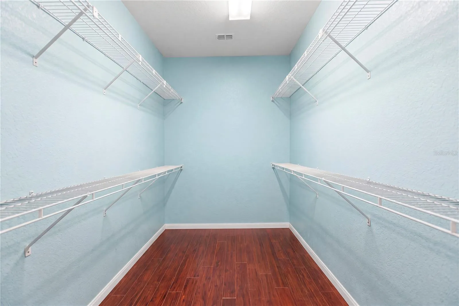 Lg. walk-in closet