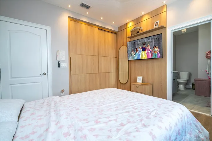 #5 Bedroom en-suite