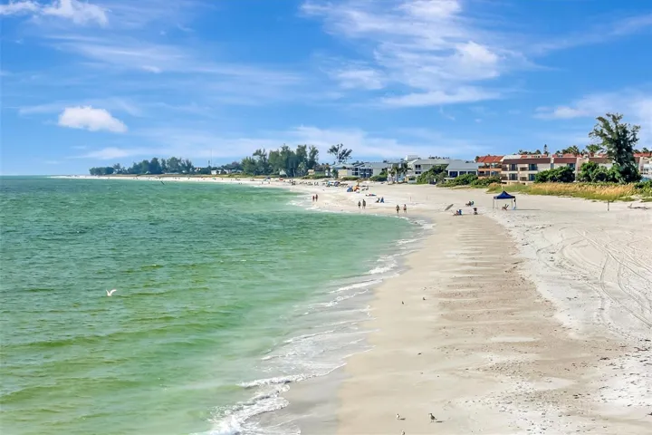 4  miles from Anna Maria Island