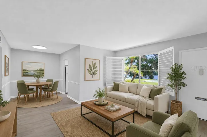 Spacious Livng/Dining Area Virtually Staged