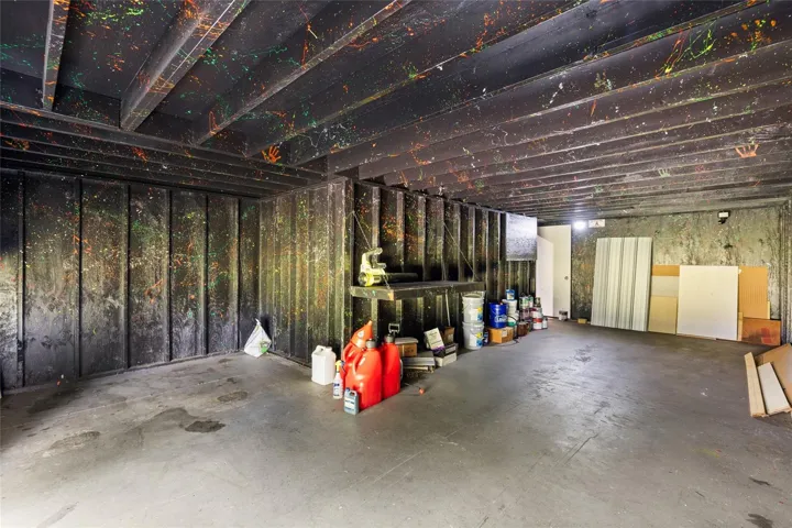 Garage/Workshop