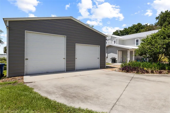 Garage/Workshop