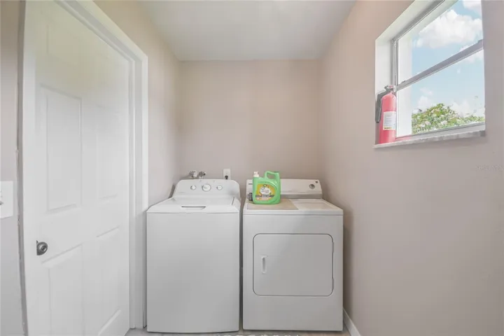 This room could be converted into a 2nd bathroom.