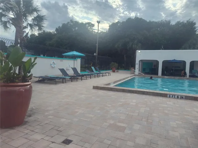 COMMUNITY POOL SIDE