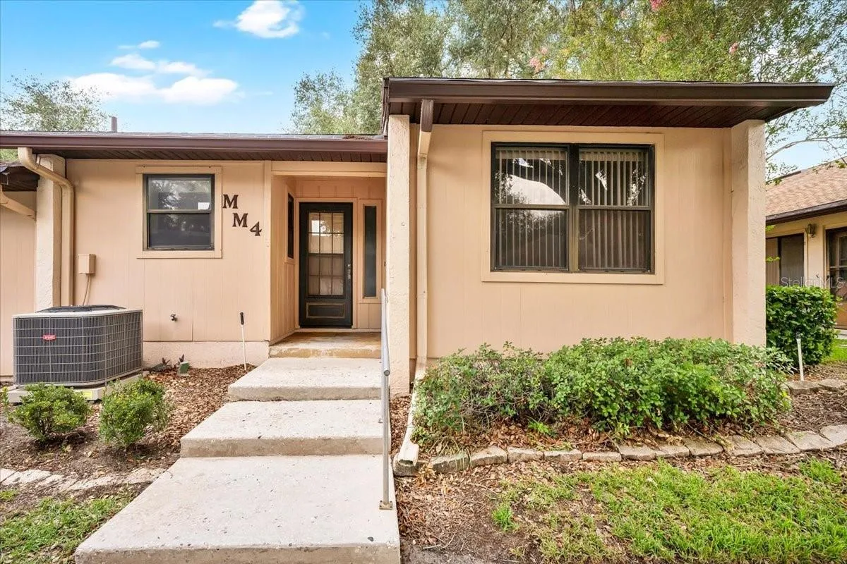 The entryway to this fabulous condo in the Kimberlea community