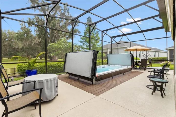 Birdcage with Sp Pool