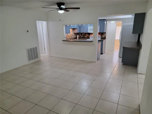 Living to Kitchen