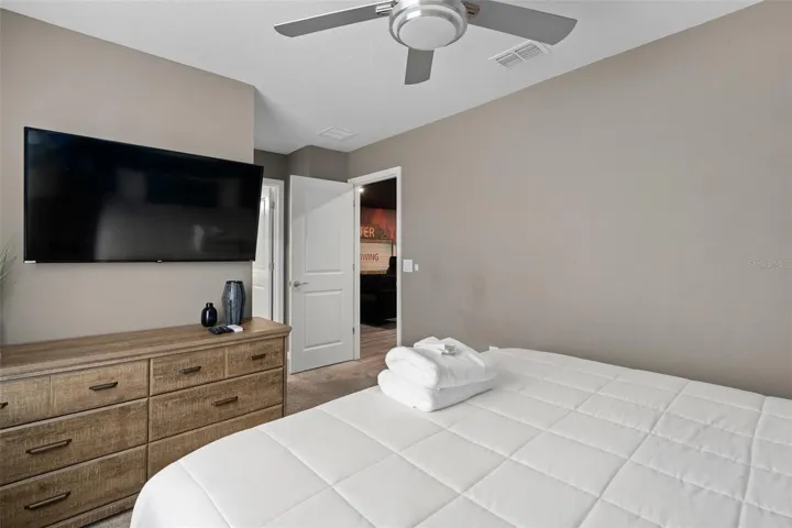 bedroom 4 upstairs  with bathroom 4 en suite