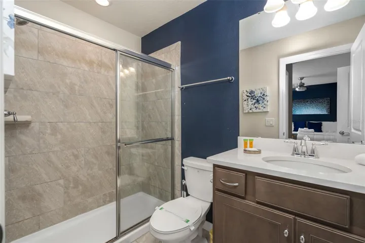 barthroom 4 en suite for bedroom 4