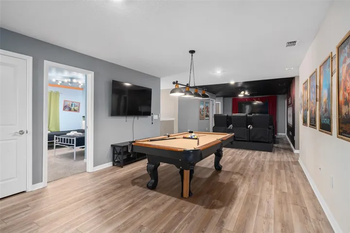 upstairs loft with pool table
