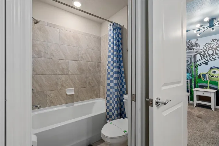 bathroom 8 jack and jill bath between bedroom 9 & 10