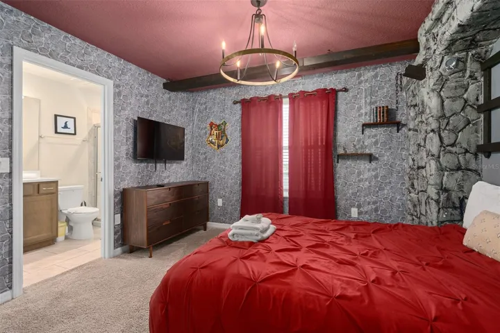 bedroom 5 upstairs Harry Potter theme with bathroom 5 en suite