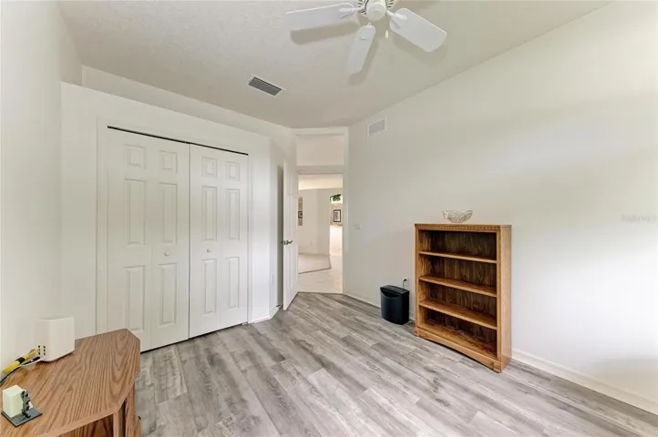Den/4th Bedroom