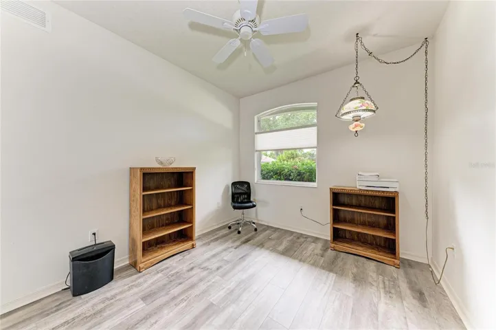 Den/4th Bedroom