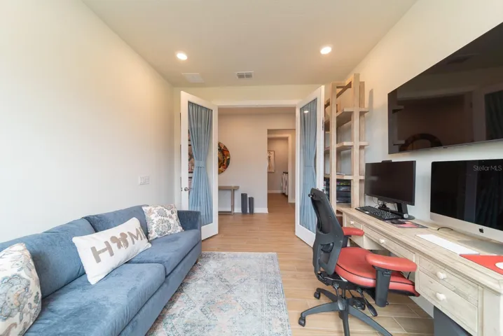 OFFICE ROOM