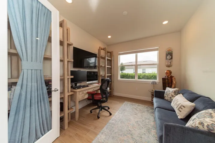 OFFICE ROOM