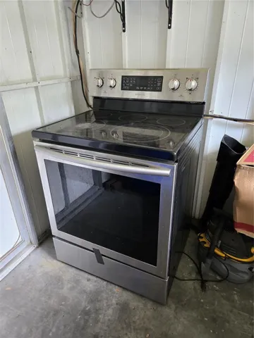 Replacement stainless Steel Glasstop stove in the storage room