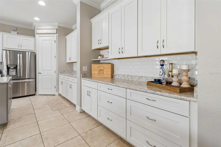 Kitchen - Extra cabinets