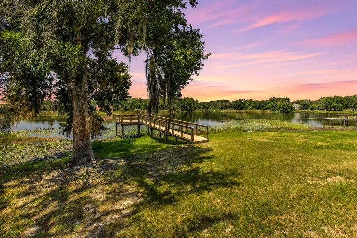 LAKEFRONT HOME in Land O' Lakes FL.NO HOA