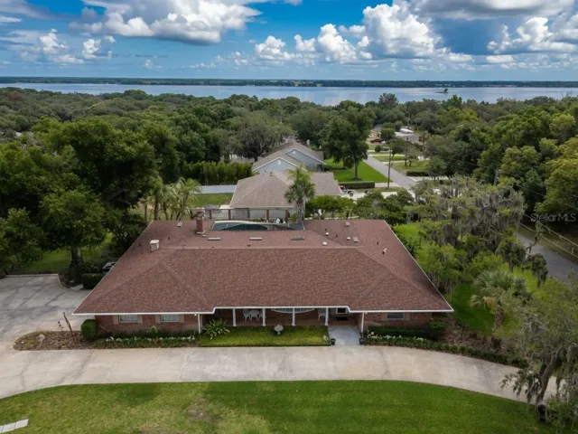 House to the Lake