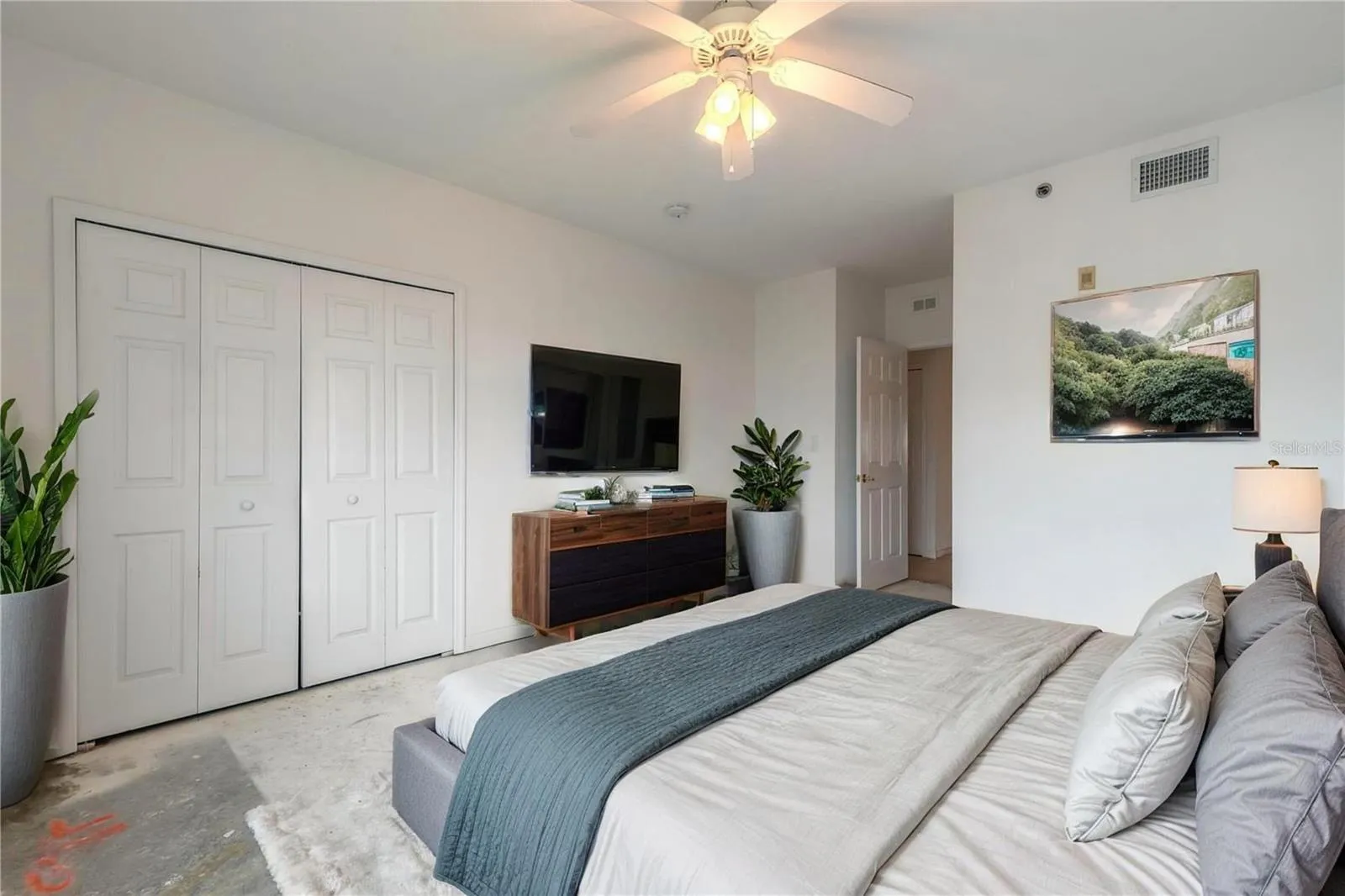 Virt Staged Bedroom