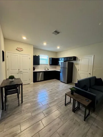 IN LAW SUITE LIVING ROOM
