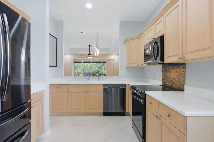 Upgraded wood cabinets, upgraded Finger Proof dark stainless LG Appliances