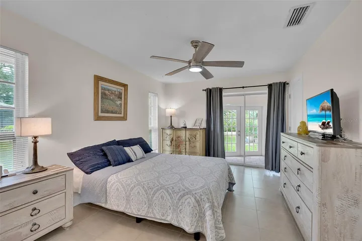 guest room 2 - sliders out to pool