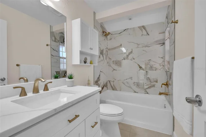 Ensuite for guest room 2