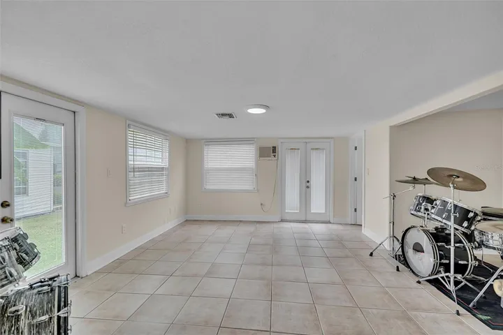 Guest room 3 - Has ensuite with walk-in shower, closet, private entry and also access to pool.