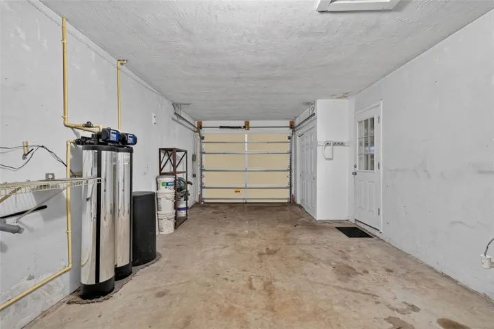 Garage - Includes a full water softener system !