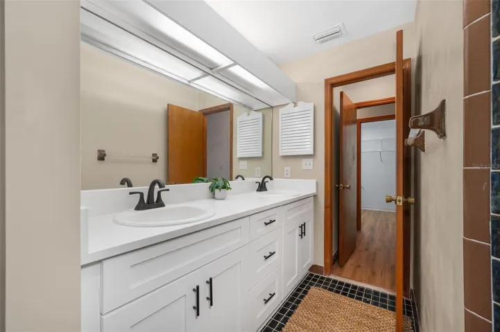 Primary Walk in closet