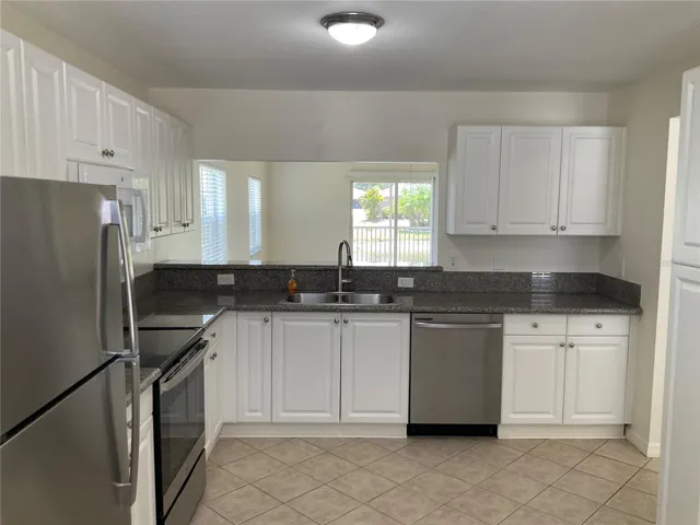 Spacious kitchen