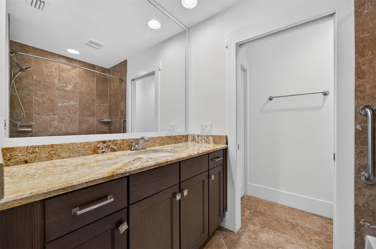 En-suite bathroom
