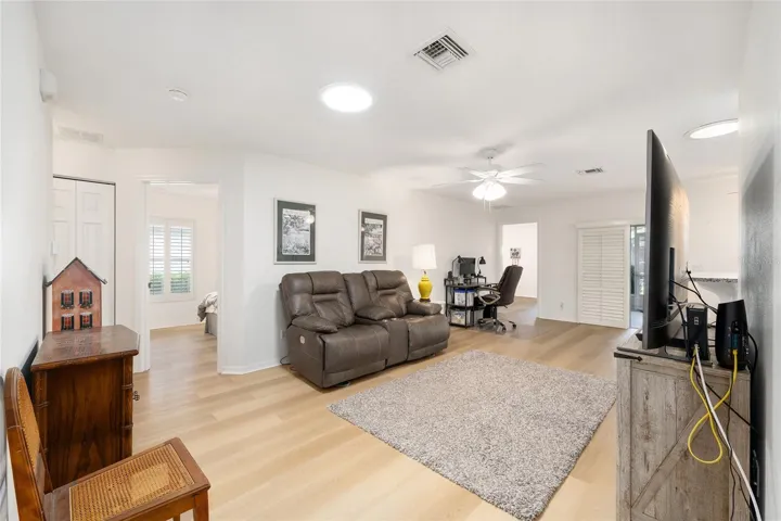 The living room can be fixed up many different ways.