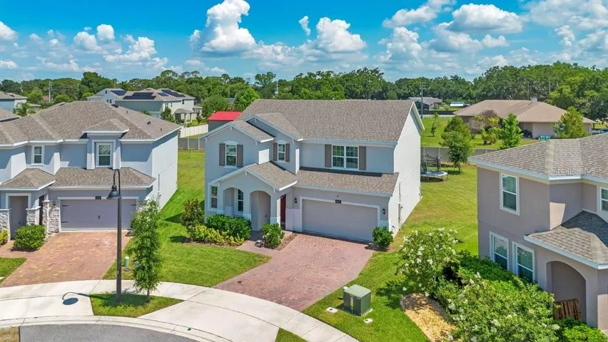 Built in 2022 and situated on an OVERSIZED CUL-DE-SAC LOT, this impressive residence offers over 2,500 SQUARE FEET of thoughtfully designed living space with UPGRADED FINISHES throughout and all the benefits of NEWER CONSTRUCTION without the wait.